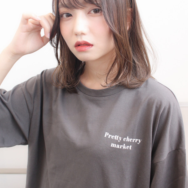 【◎ミディアムヘア】前髪が可愛い女性らしいスタイル